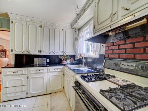 224 Chatham Avenue Oakhurst NJ 07755