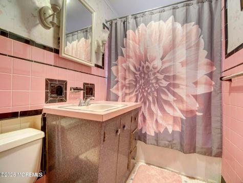 224 Chatham Avenue Oakhurst NJ 07755