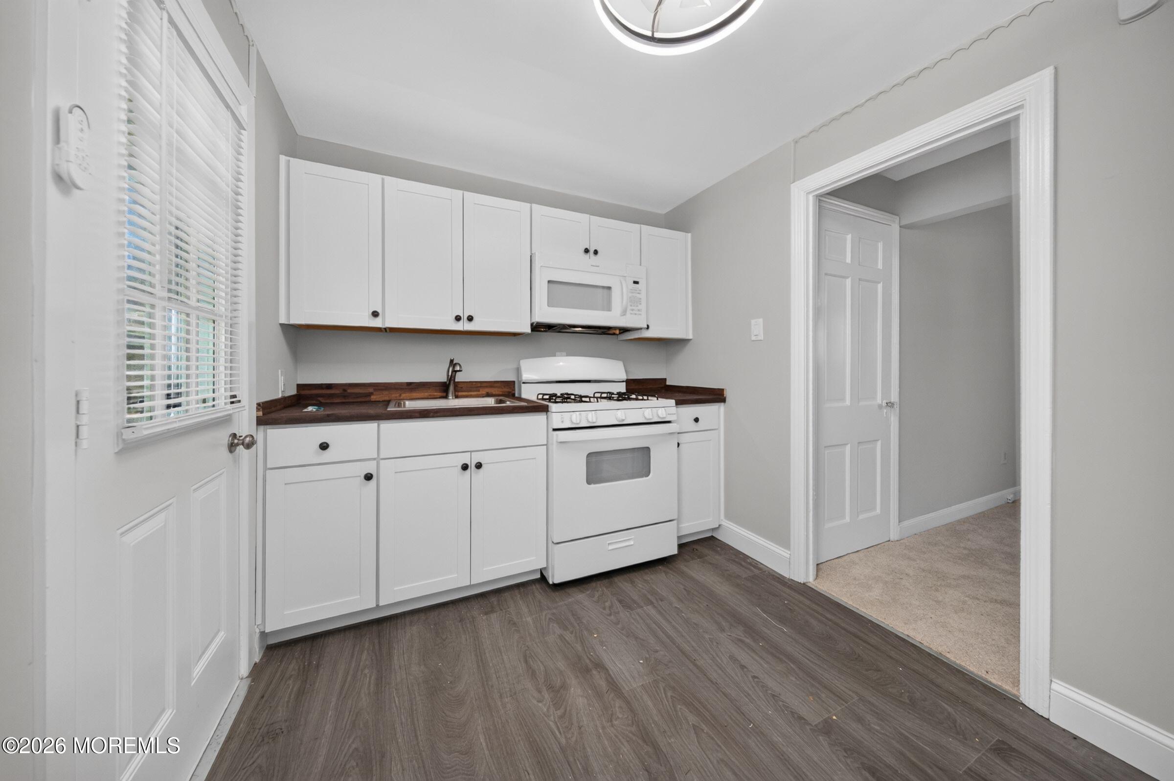 22 Oldfield Place Red Bank NJ 07701