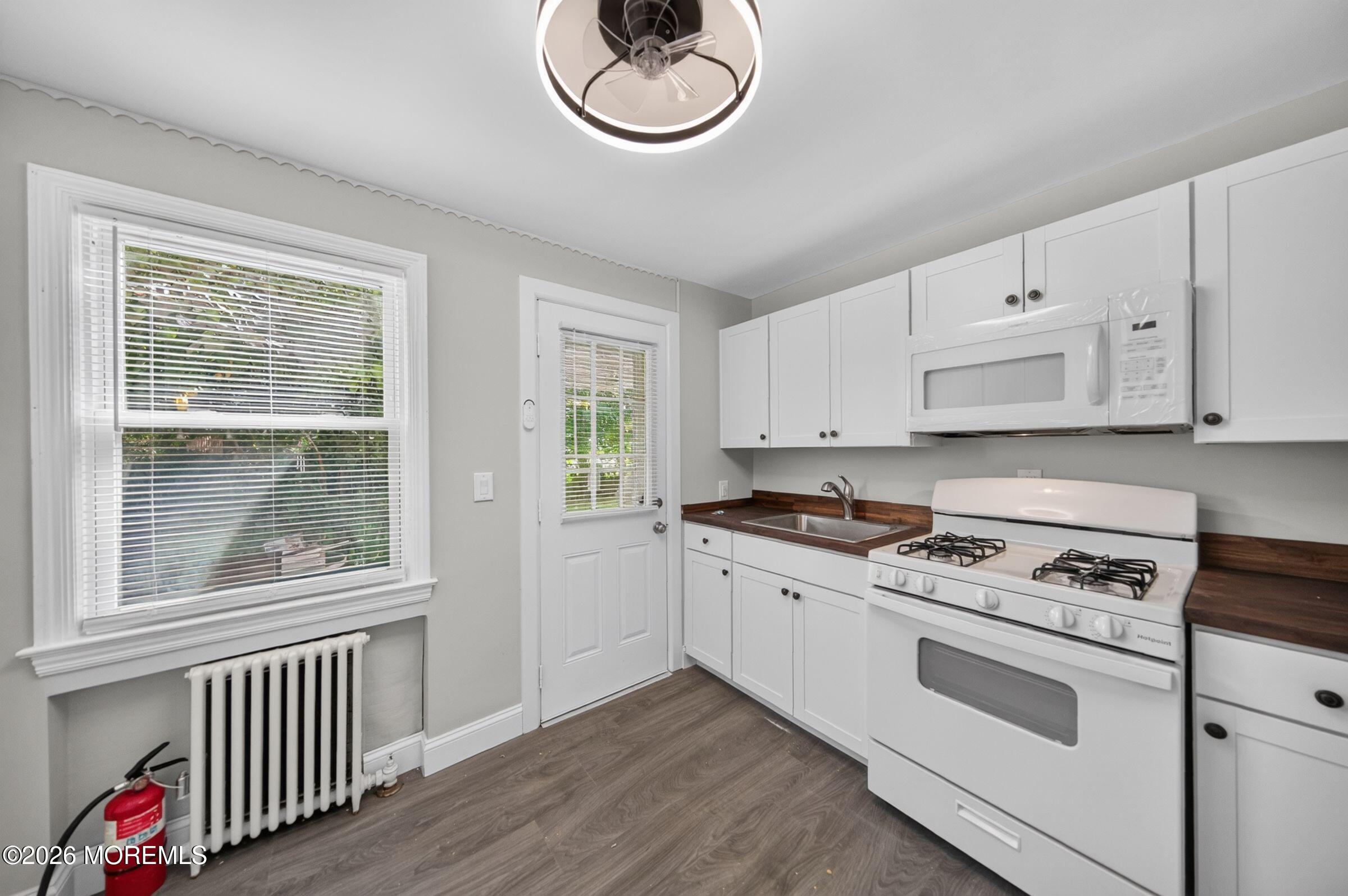 22 Oldfield Place Red Bank NJ 07701