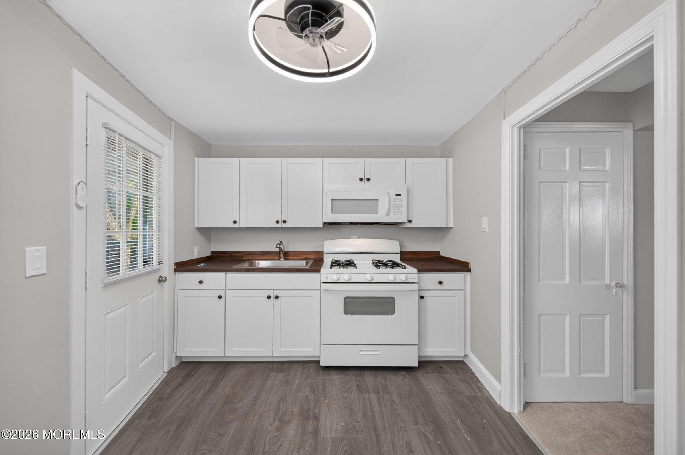 22 Oldfield Place Red Bank NJ 07701