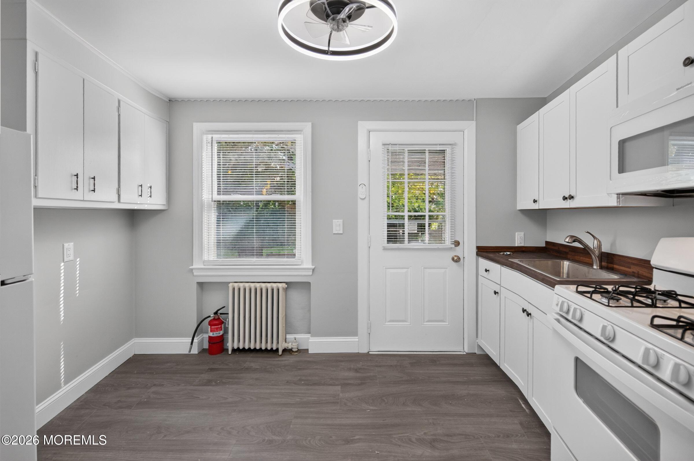 22 Oldfield Place Red Bank NJ 07701