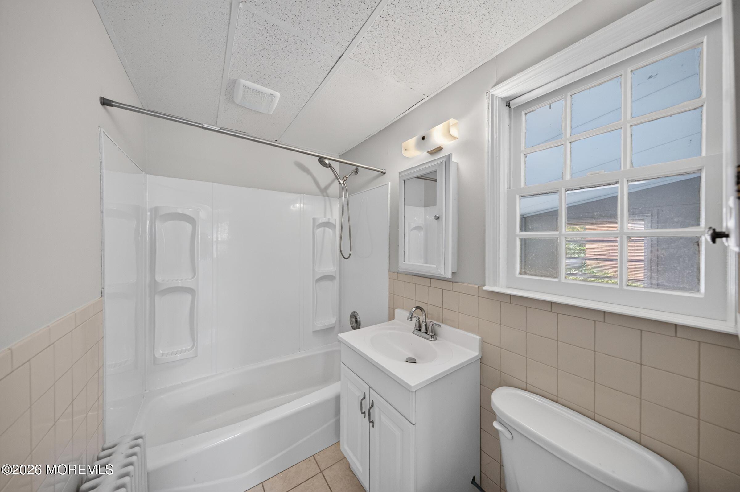 22 Oldfield Place Red Bank NJ 07701