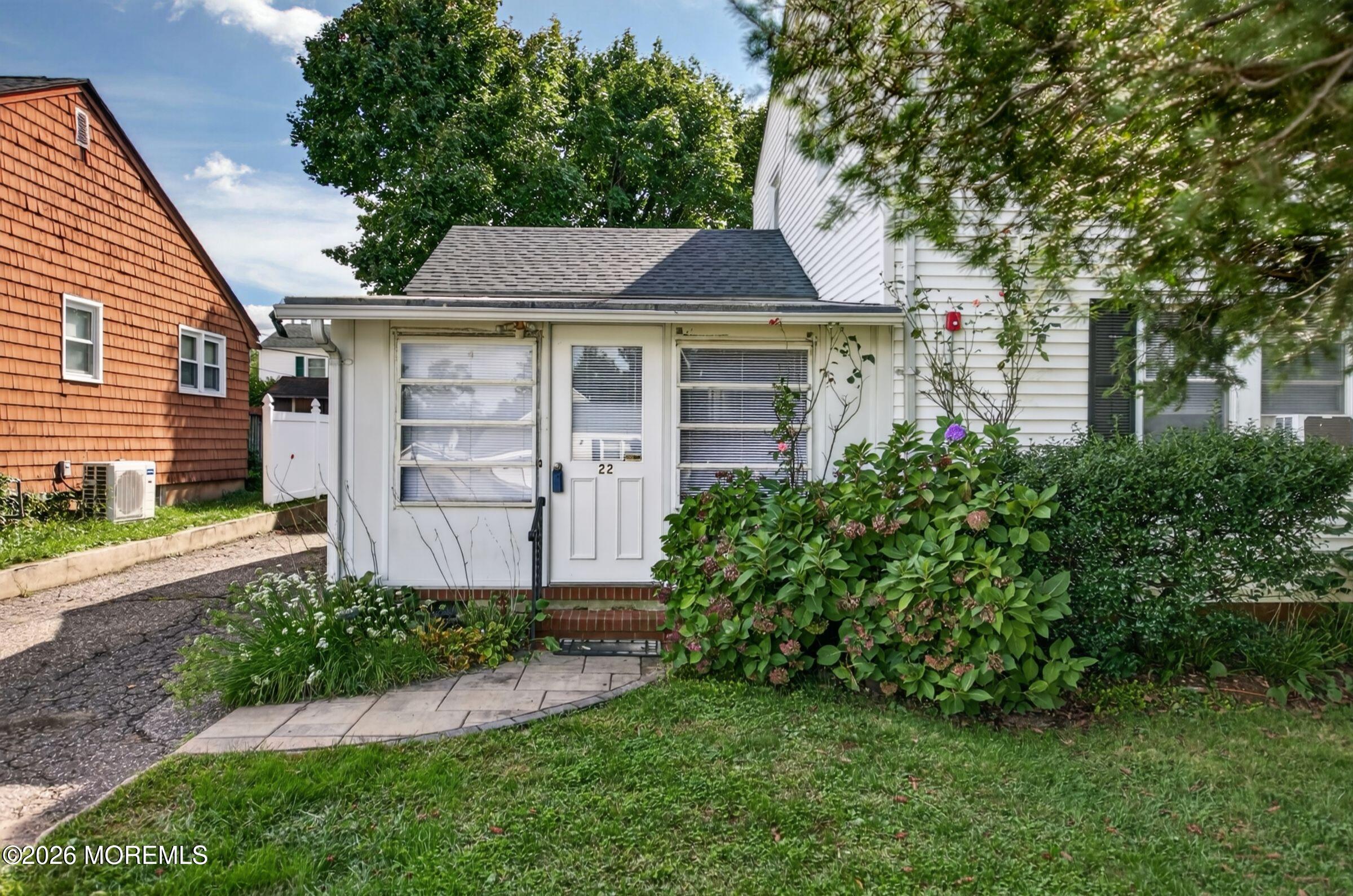 22 Oldfield Place Red Bank NJ 07701