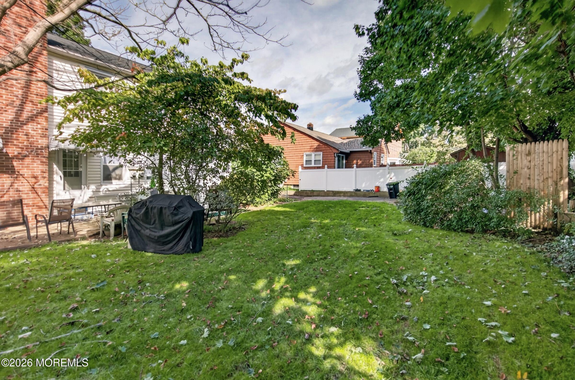 22 Oldfield Place Red Bank NJ 07701