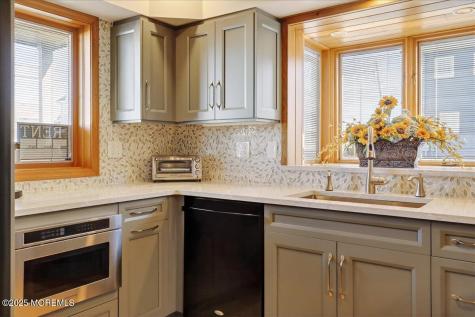 8 Ortley Avenue Lavallette NJ 08735