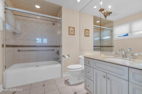 18 Meadow Avenue Manasquan NJ 08736