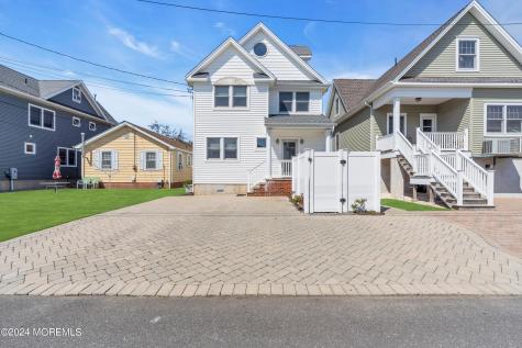 18 Meadow Avenue Manasquan NJ 08736
