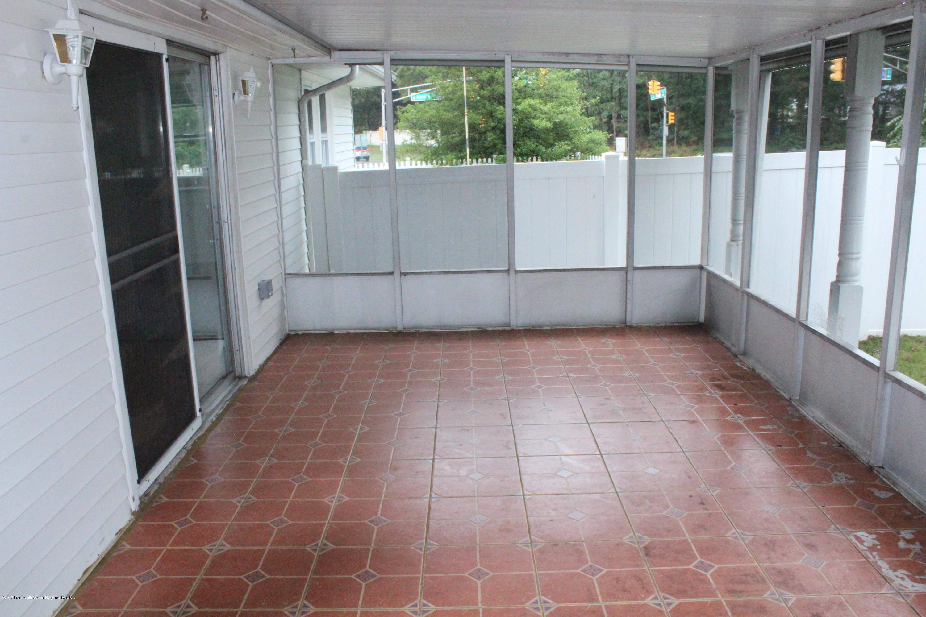 254 Admiral Avenue Beachwood NJ 08722