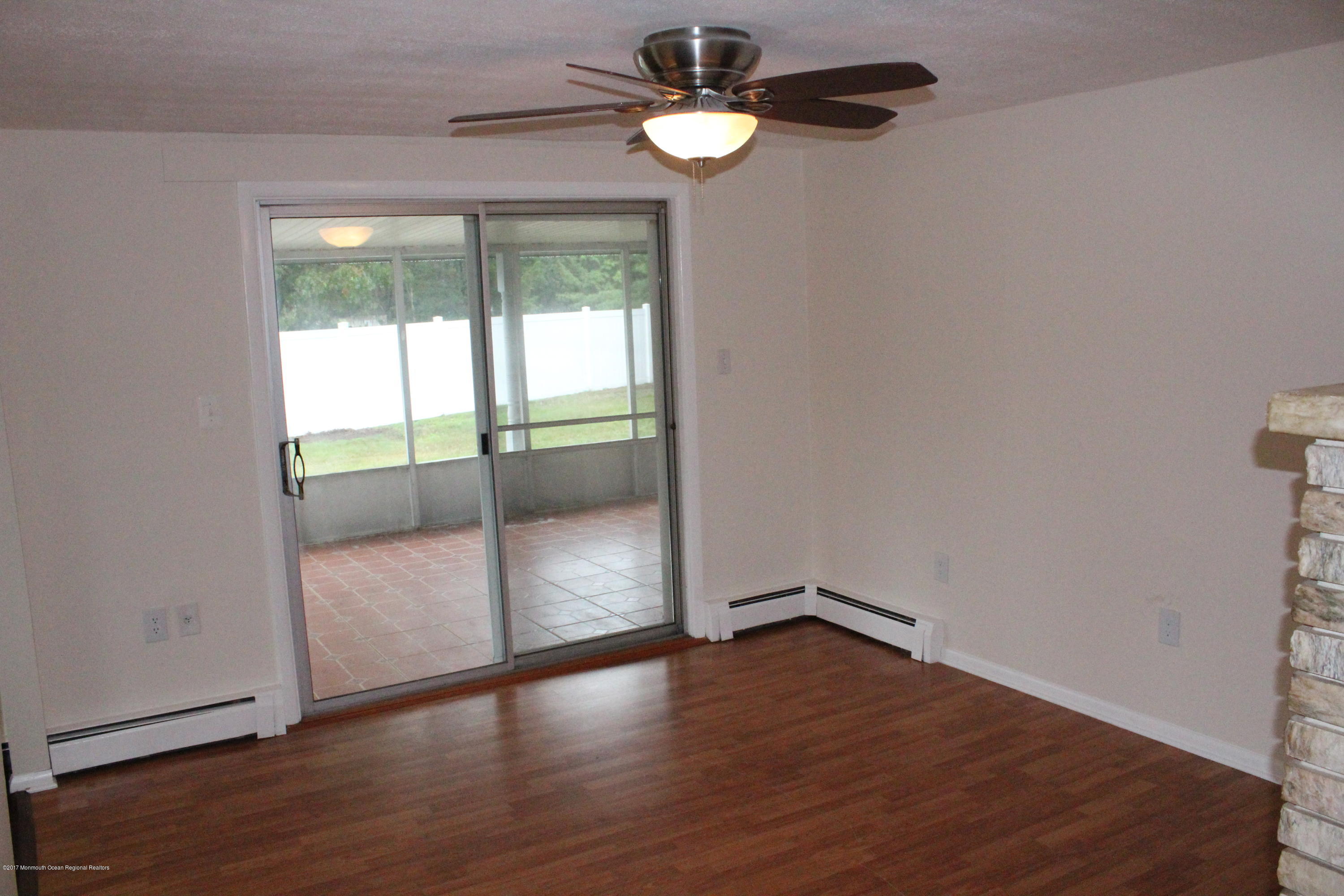254 Admiral Avenue Beachwood NJ 08722