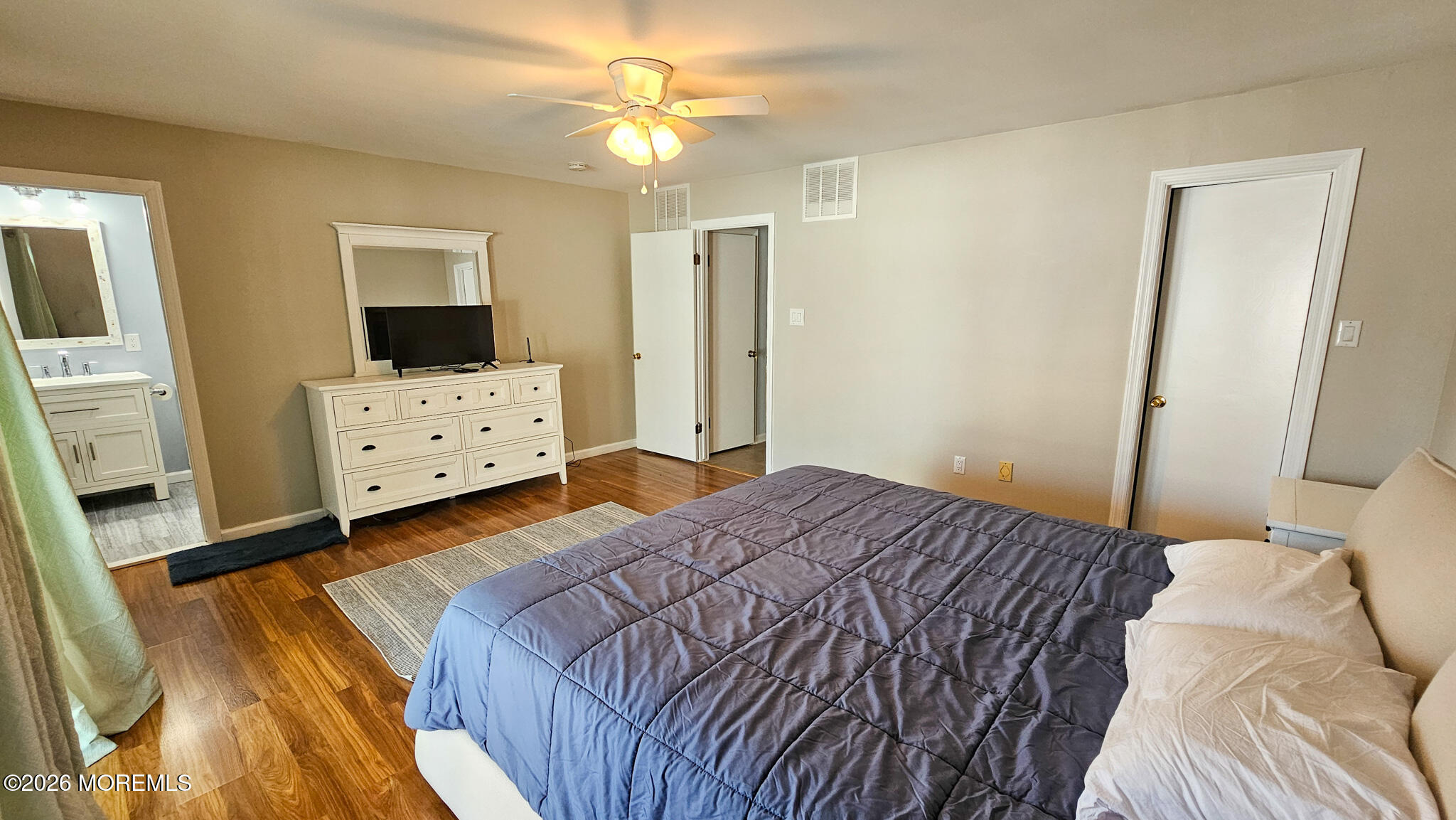 702 Newell Avenue Manahawkin NJ 08050