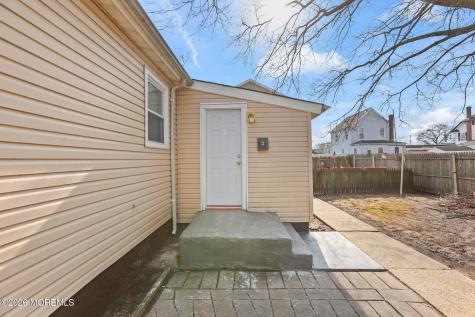 42 Center Avenue Keansburg NJ 07734