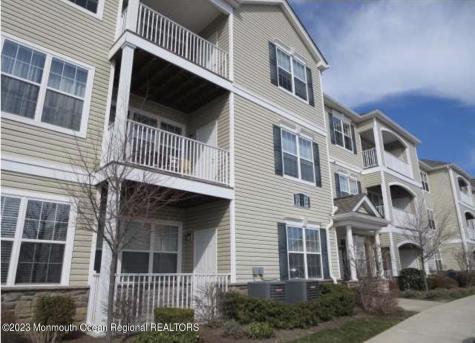 314 Mill Pond Way Eatontown NJ 07724