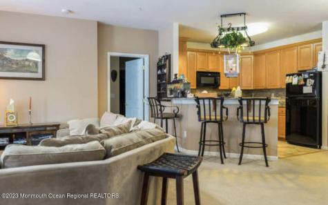 314 Mill Pond Way Eatontown NJ 07724