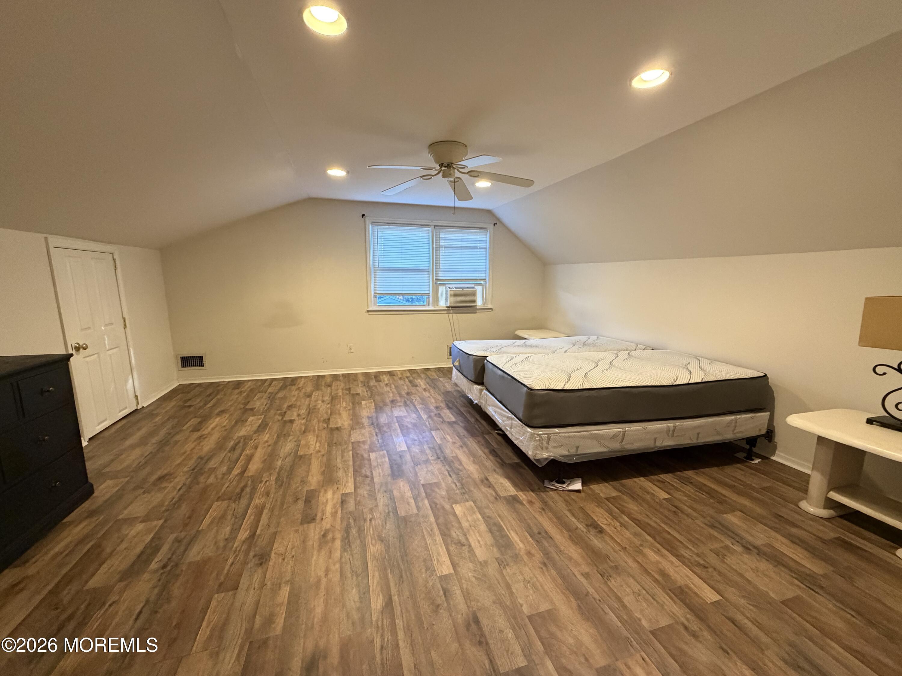 6 Roslyn Drive Oakhurst NJ 07755