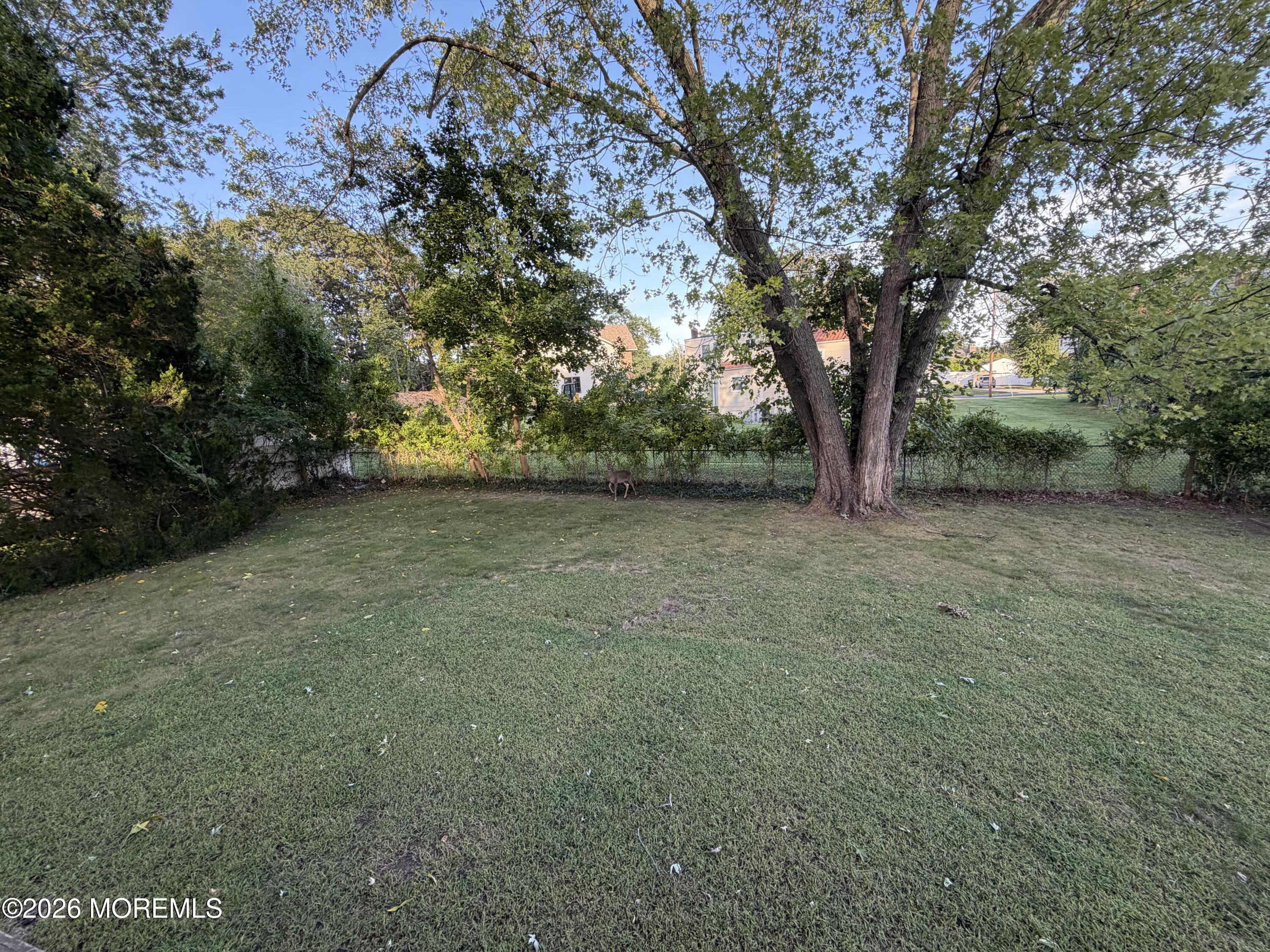 6 Roslyn Drive Oakhurst NJ 07755