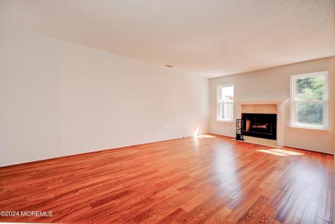 44 Mariners Cove Freehold NJ 07728