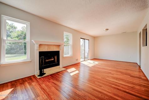 44 Mariners Cove Freehold NJ 07728