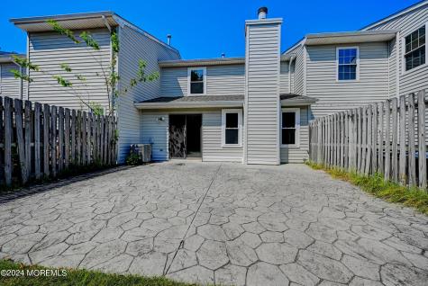 44 Mariners Cove Freehold NJ 07728