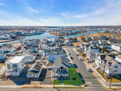 455 E Main Street Manasquan NJ 08736