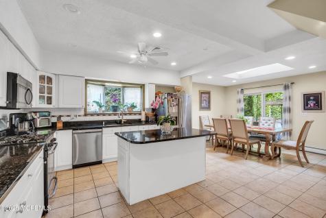 29 Woodrow Street Oakhurst NJ 07755