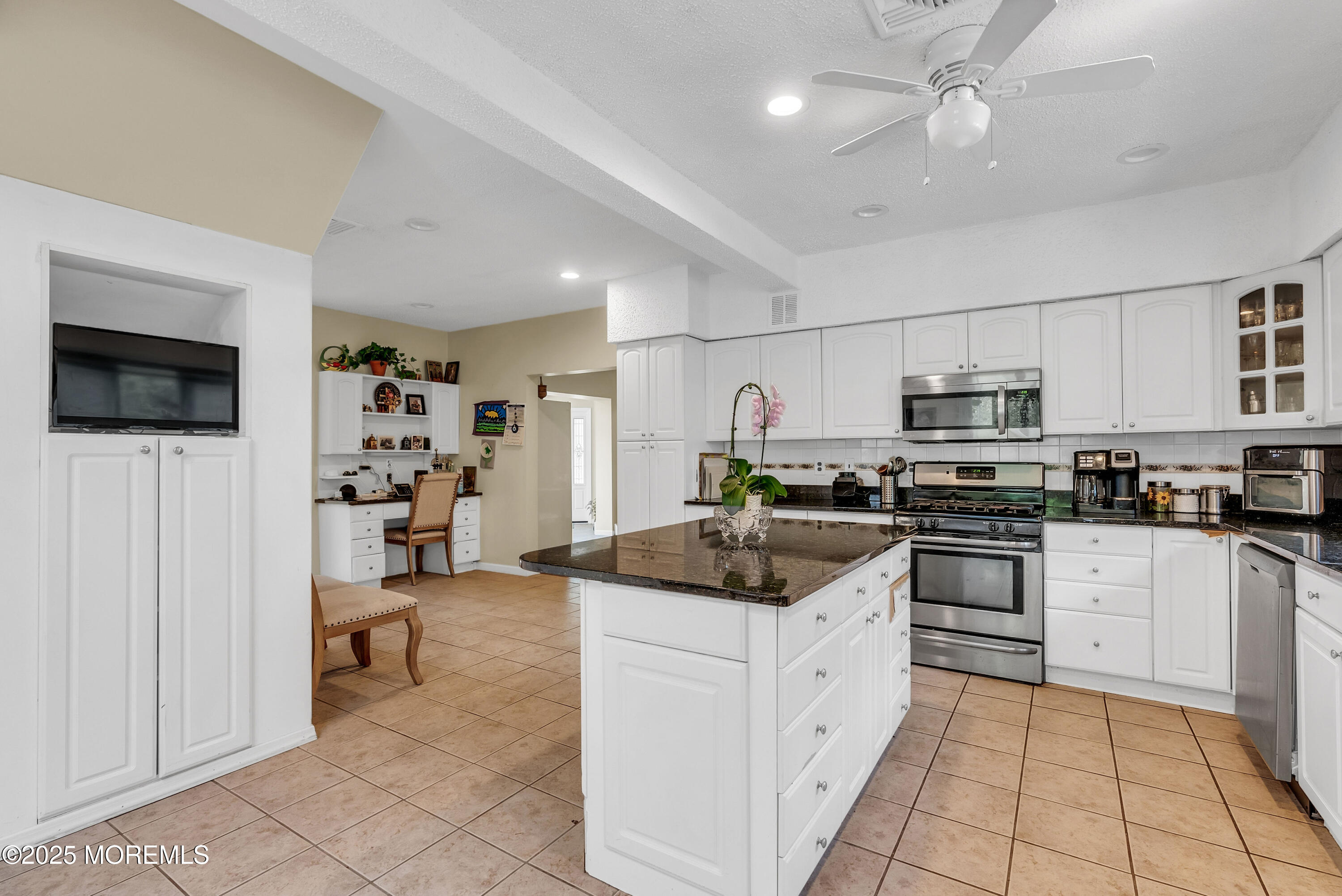 29 Woodrow Street Oakhurst NJ 07755