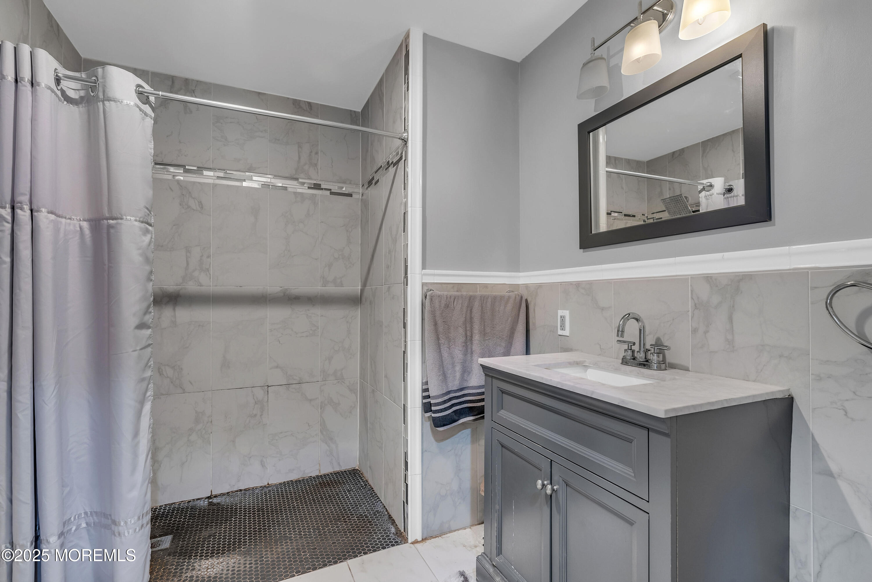 29 Woodrow Street Oakhurst NJ 07755