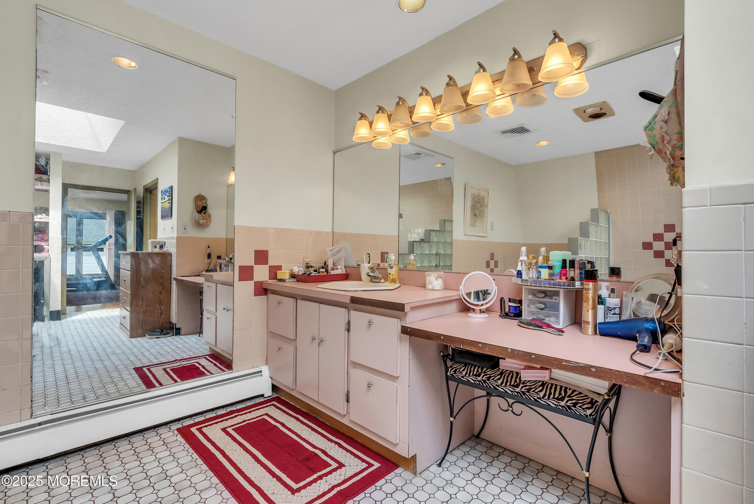 29 Woodrow Street Oakhurst NJ 07755