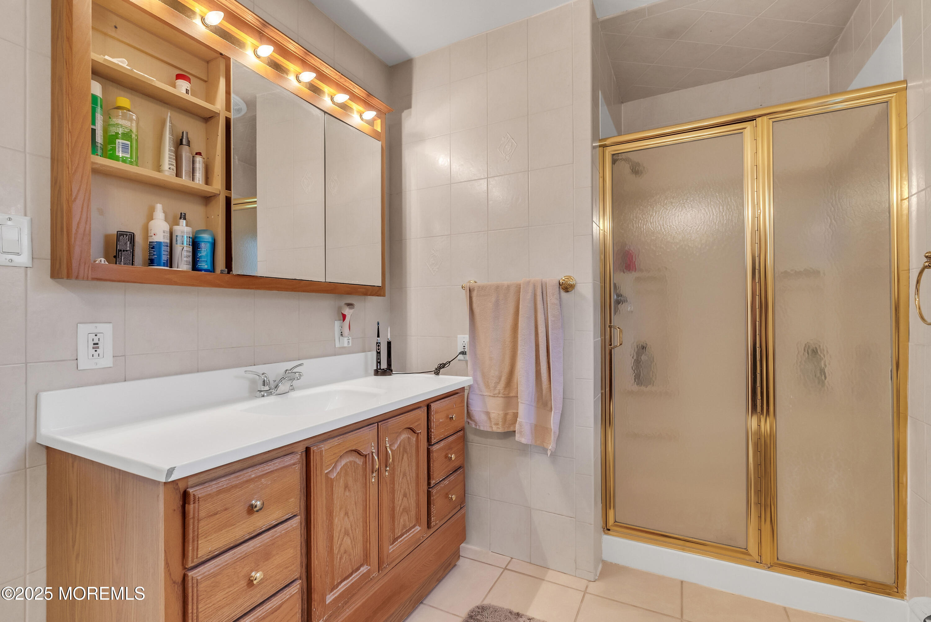 29 Woodrow Street Oakhurst NJ 07755