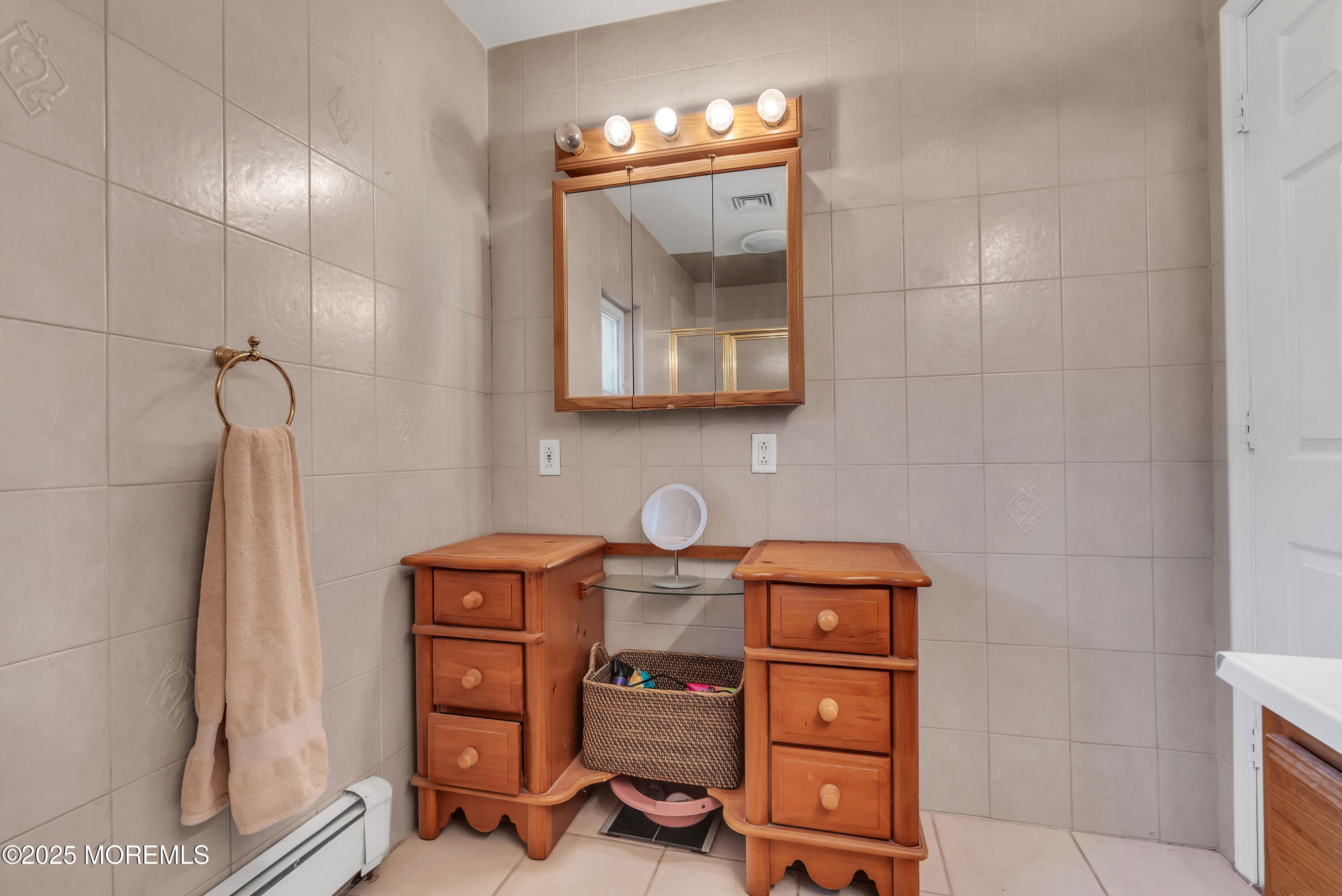 29 Woodrow Street Oakhurst NJ 07755