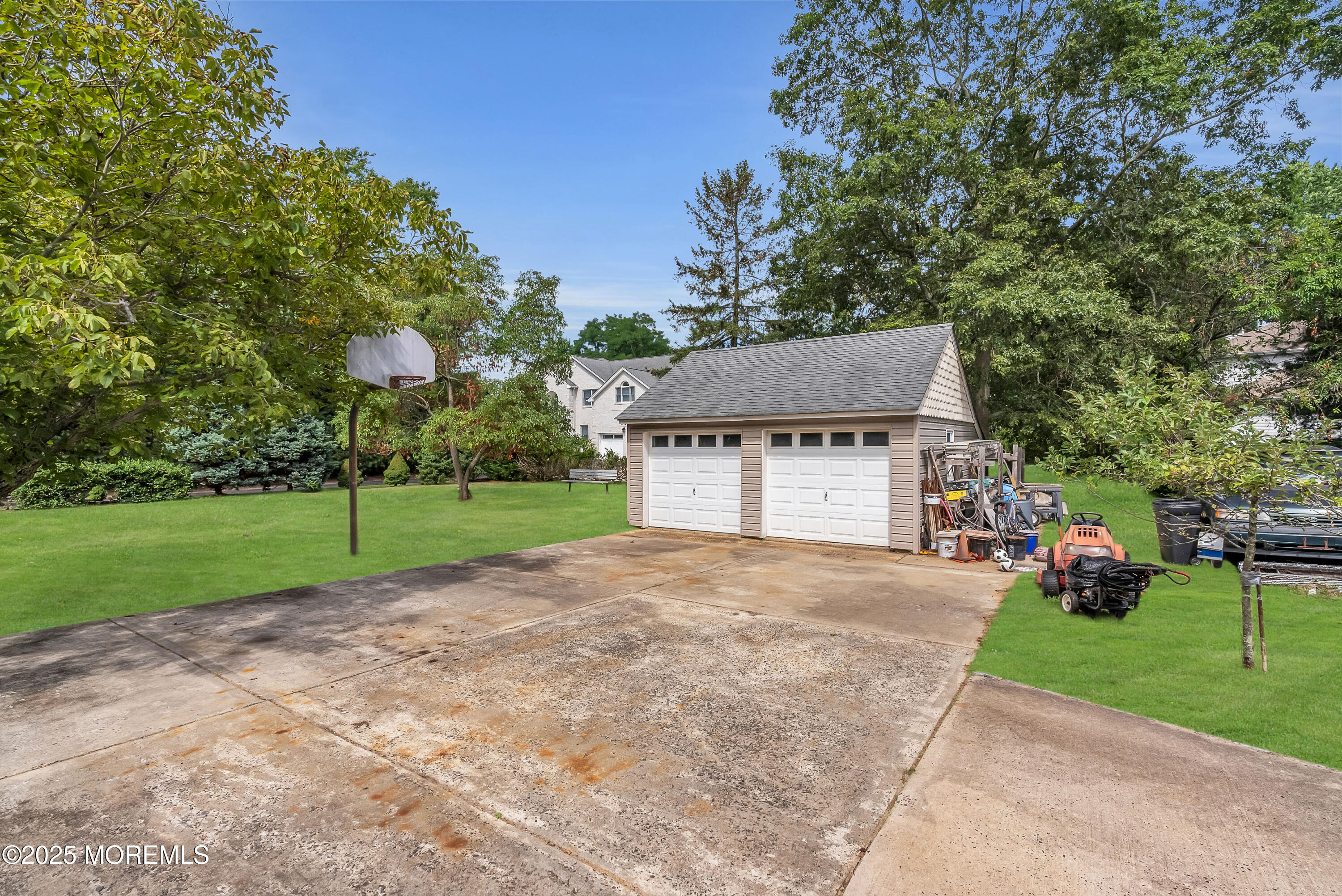 29 Woodrow Street Oakhurst NJ 07755