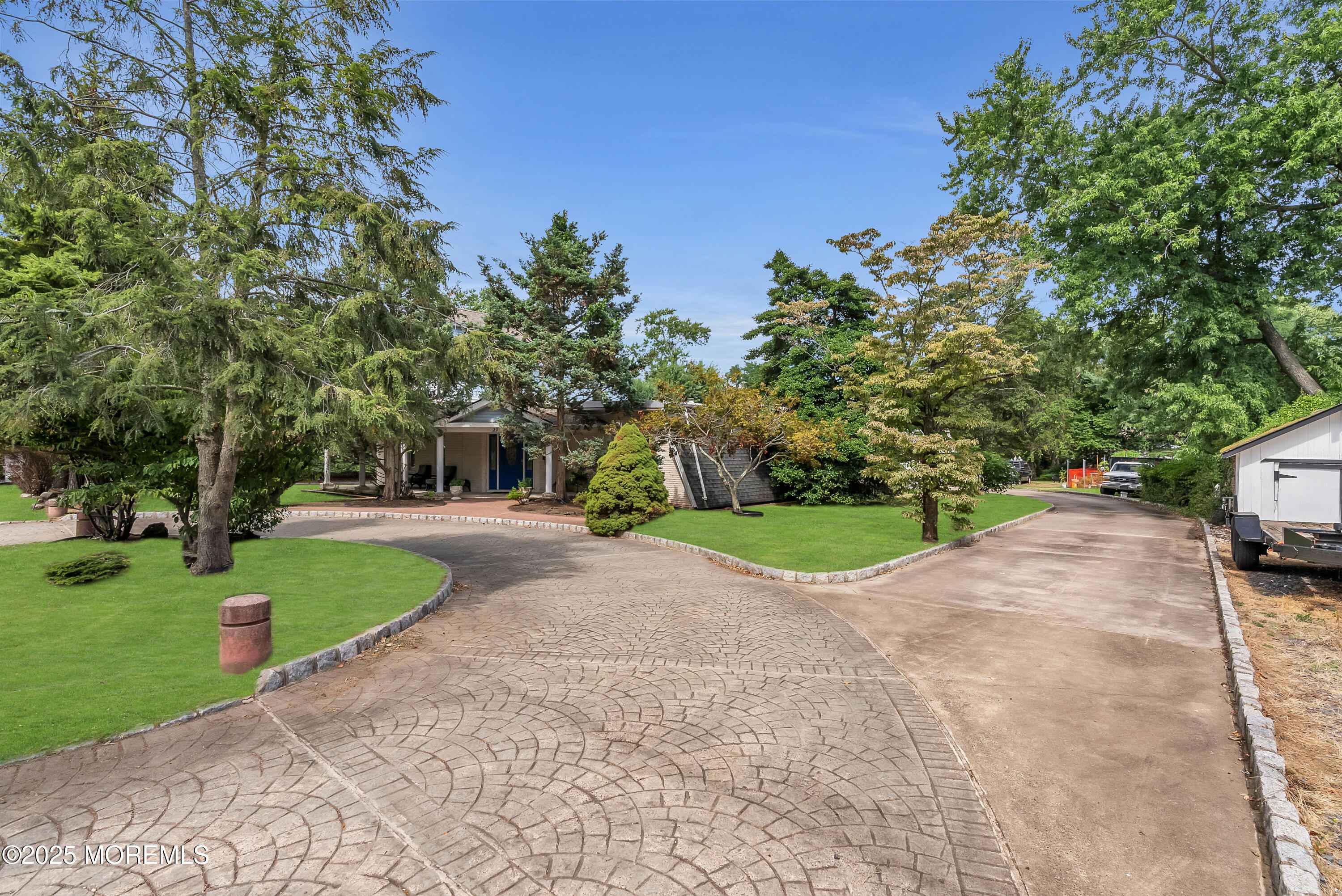 29 Woodrow Street Oakhurst NJ 07755