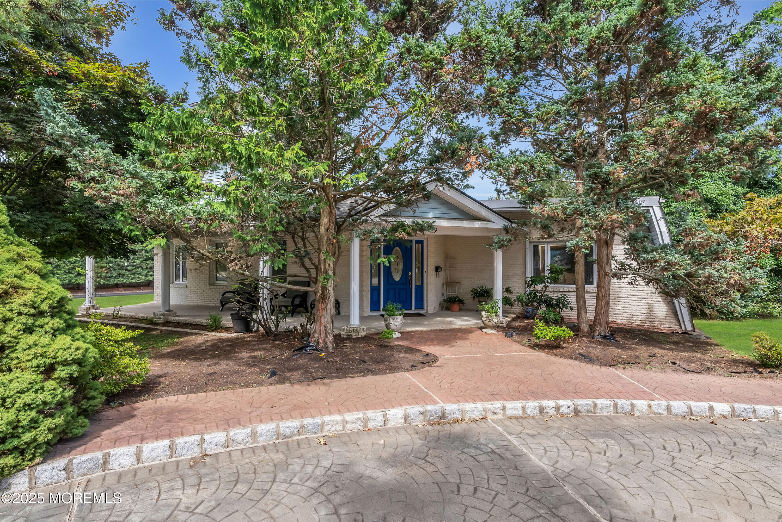 29 Woodrow Street Oakhurst NJ 07755