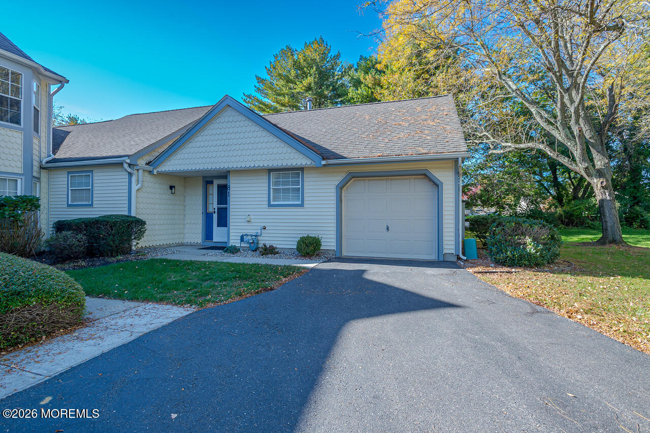 81 Poplar Place Freehold NJ 07728
