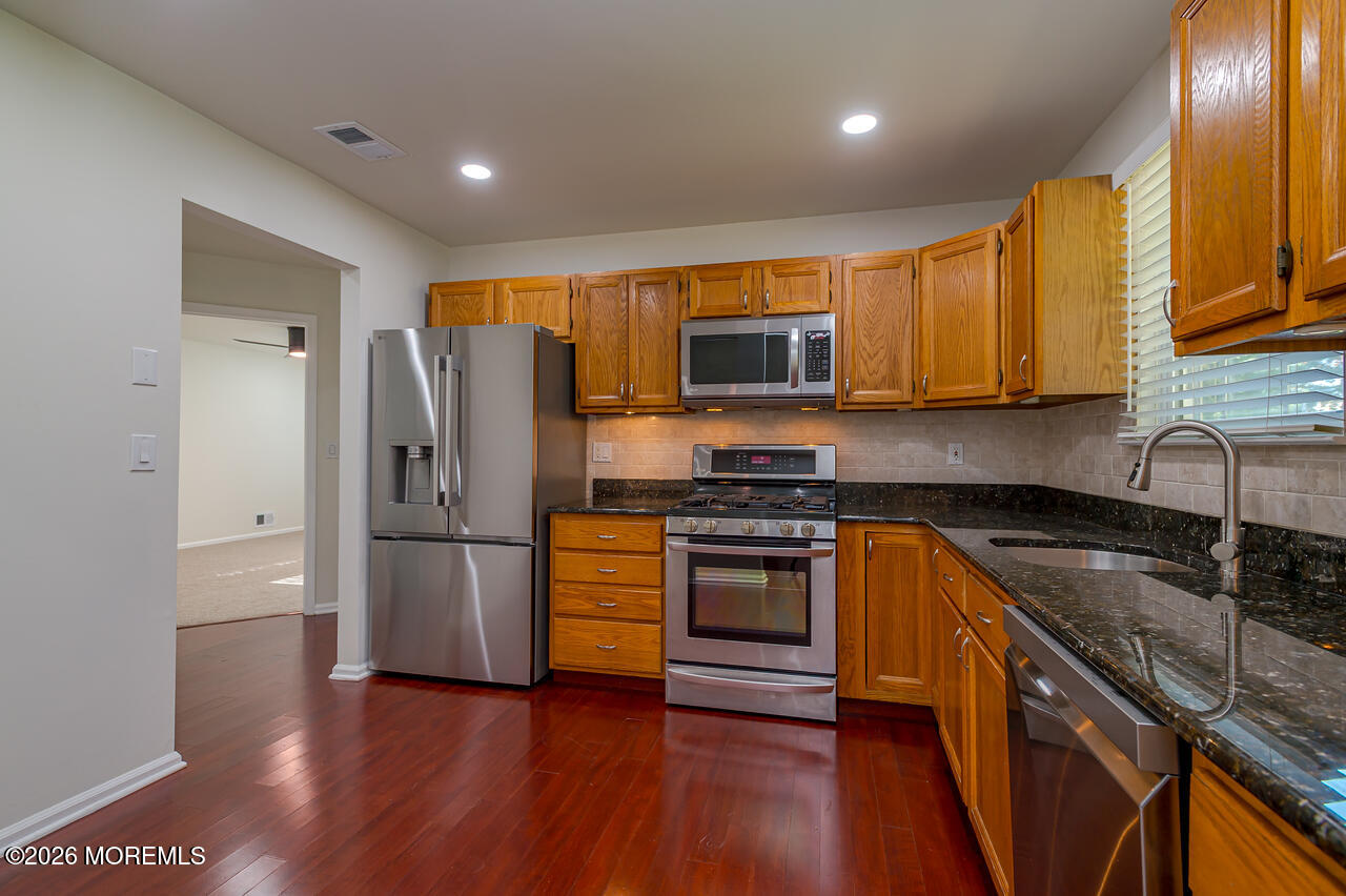81 Poplar Place Freehold NJ 07728