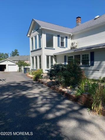 421 W Lincoln Avenue Oakhurst NJ 07755