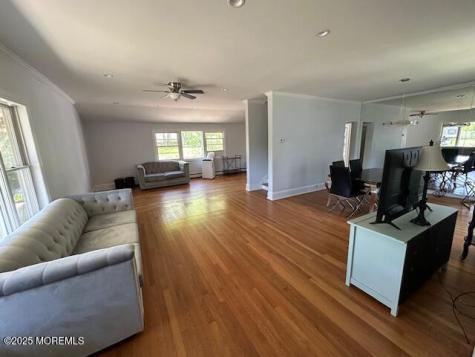 421 W Lincoln Avenue Oakhurst NJ 07755