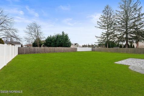 1 Robin Drive Oakhurst NJ 07755