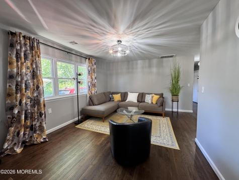 8 Palm Springs Court Toms River NJ 08753