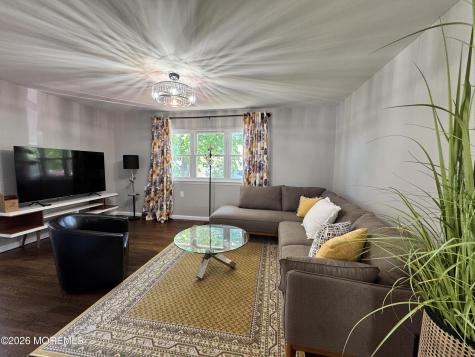 8 Palm Springs Court Toms River NJ 08753