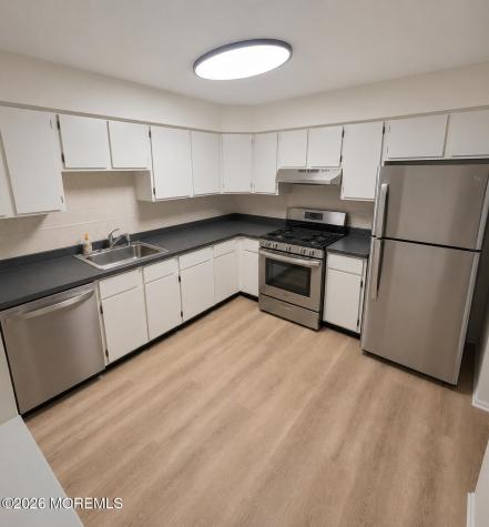 120 Dumbarton Hill Court Aberdeen NJ 07747