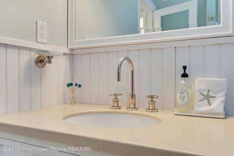 12 Pennsylvania Avenue Spring Lake NJ 07762