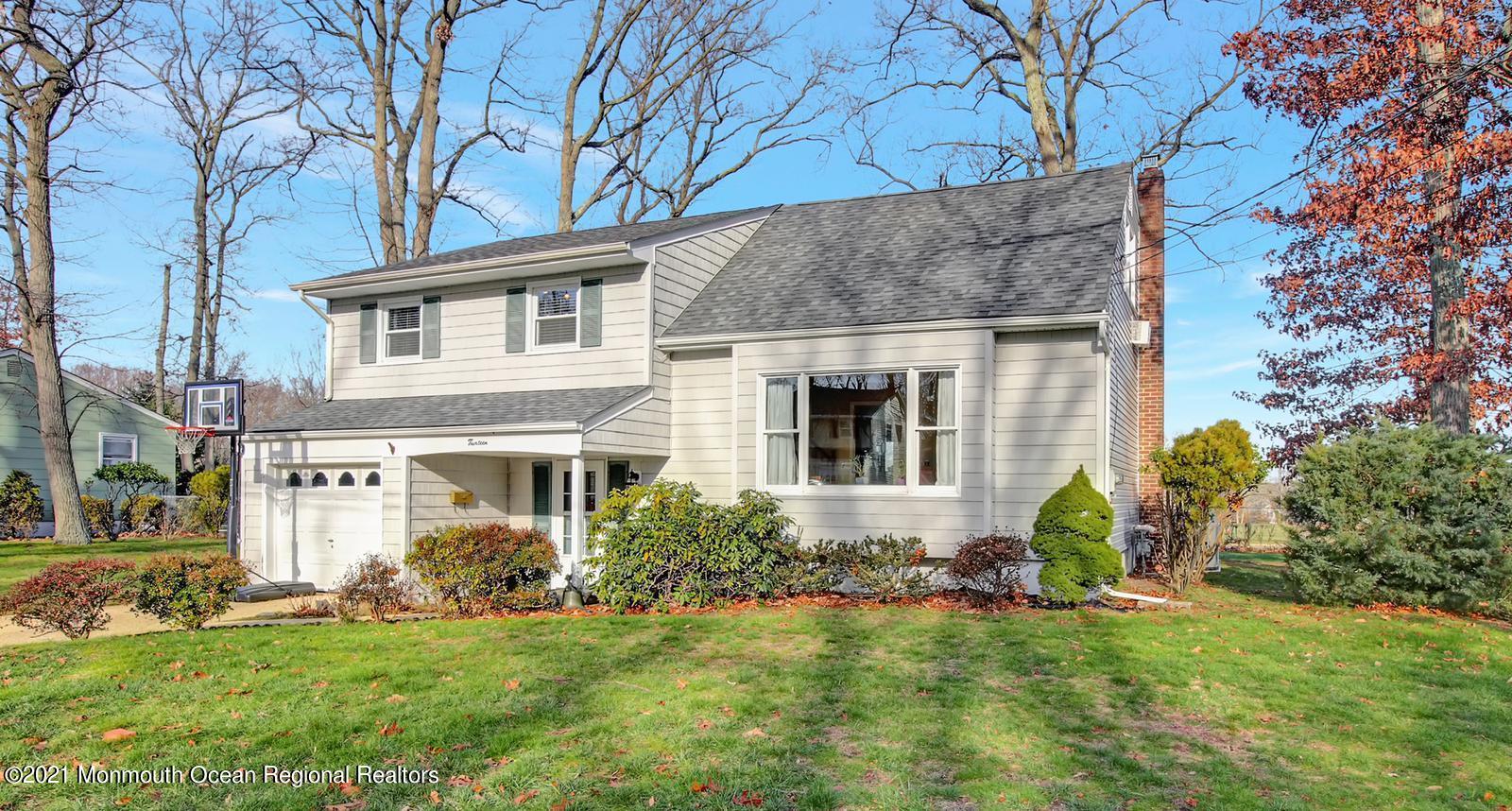 13 Roslyn Drive Oakhurst NJ 07755