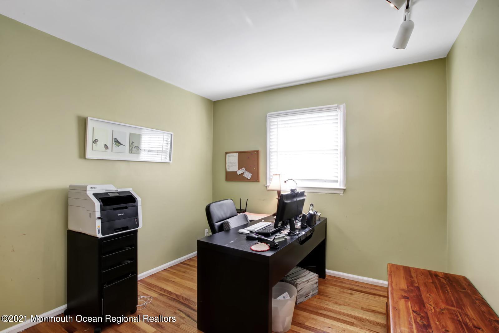 13 Roslyn Drive Oakhurst NJ 07755