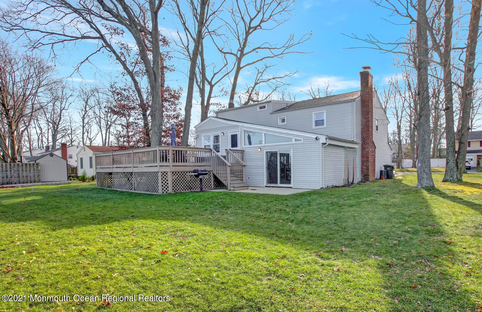 13 Roslyn Drive Oakhurst NJ 07755