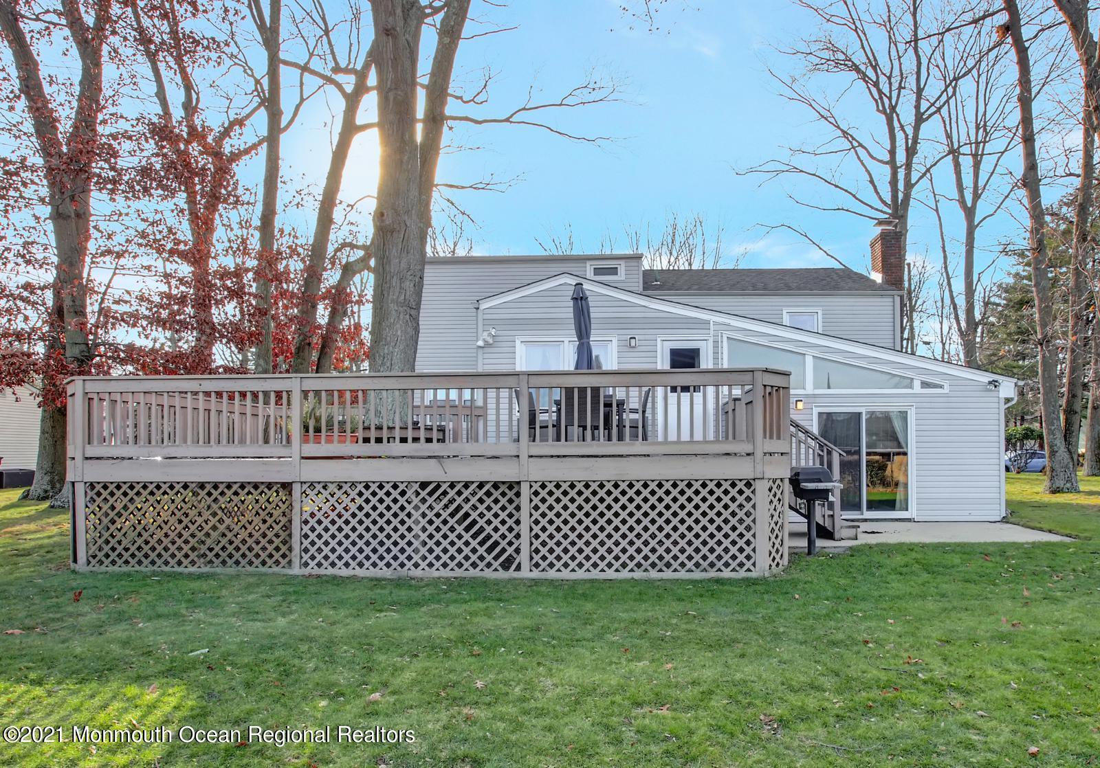 13 Roslyn Drive Oakhurst NJ 07755