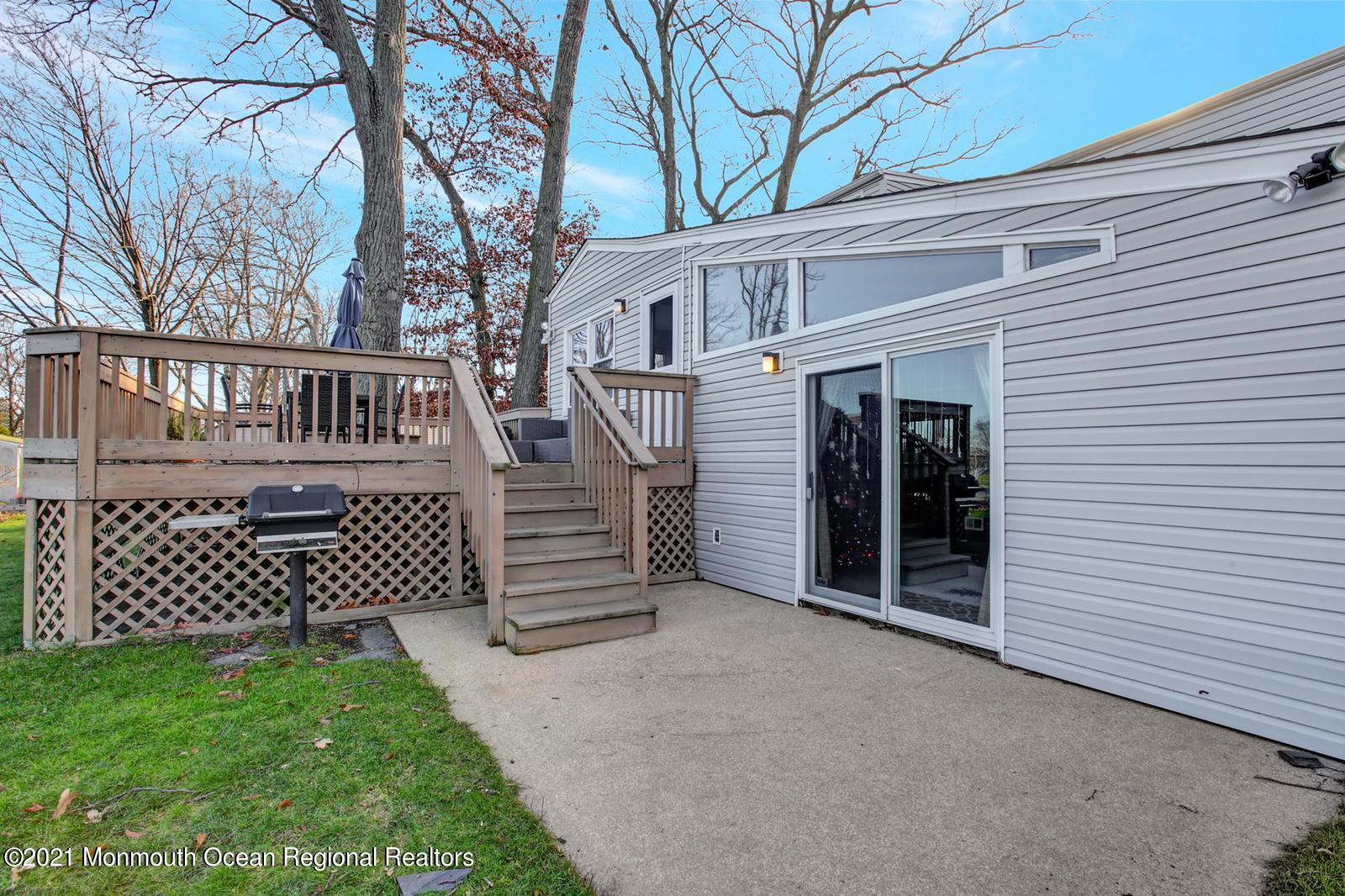 13 Roslyn Drive Oakhurst NJ 07755