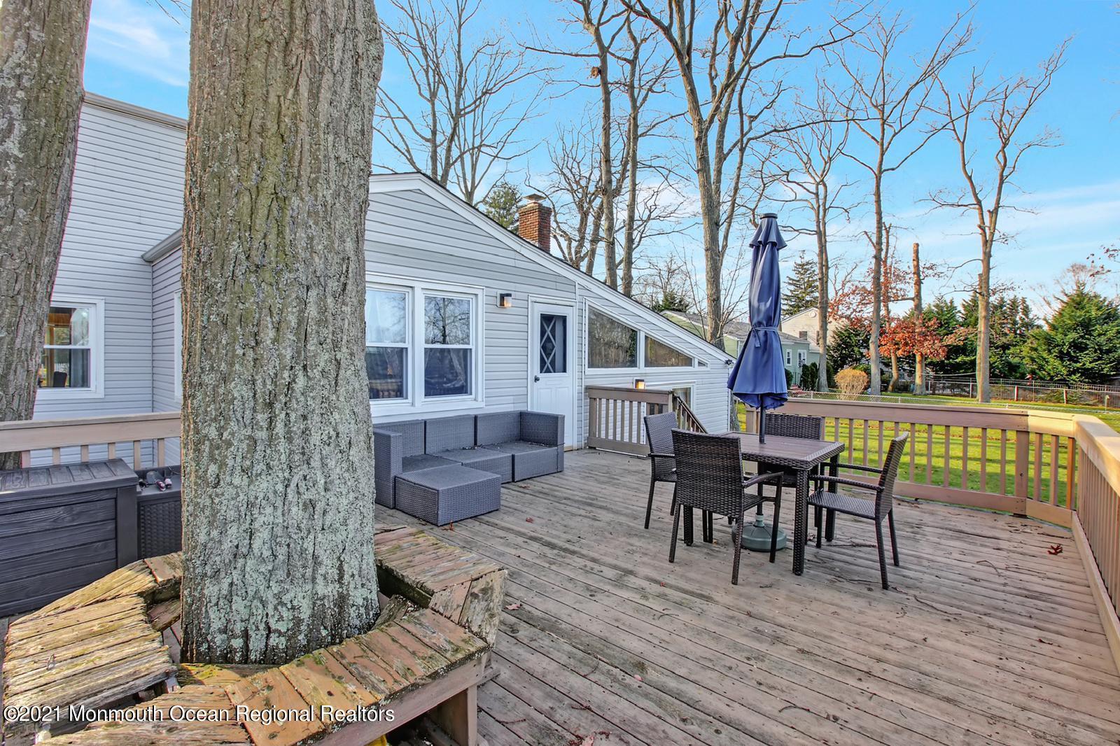 13 Roslyn Drive Oakhurst NJ 07755