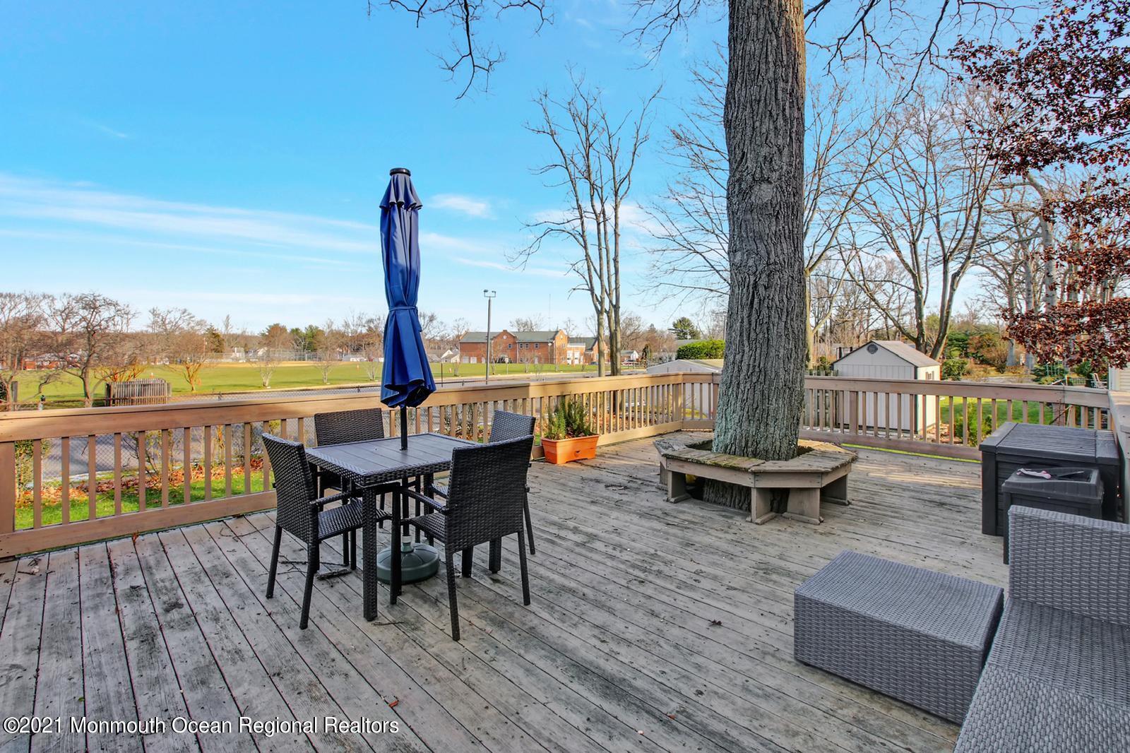13 Roslyn Drive Oakhurst NJ 07755