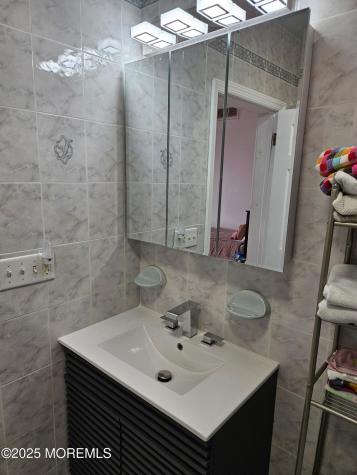 17 Lakeview Road Deal NJ 07723